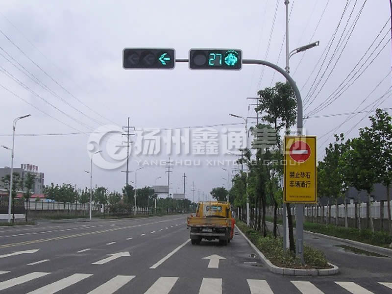 XHDG-051，自彎信號燈桿